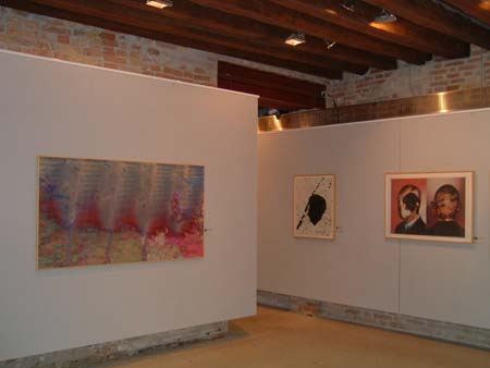 Sale espositive della mostra di SHOZO SHIMAMOTO al piano terra del Museo