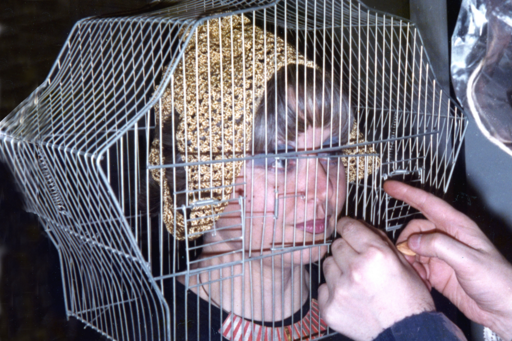 Tomaso Binga per la Ventesima Giornata del Contemporaneo, Donna in Gabbia, 1975-2024